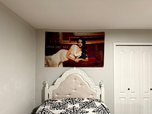 Lana Del Rey "Mysterious"